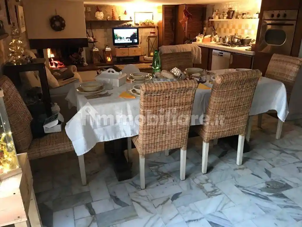 Villetta a schiera in vendita a Carrara