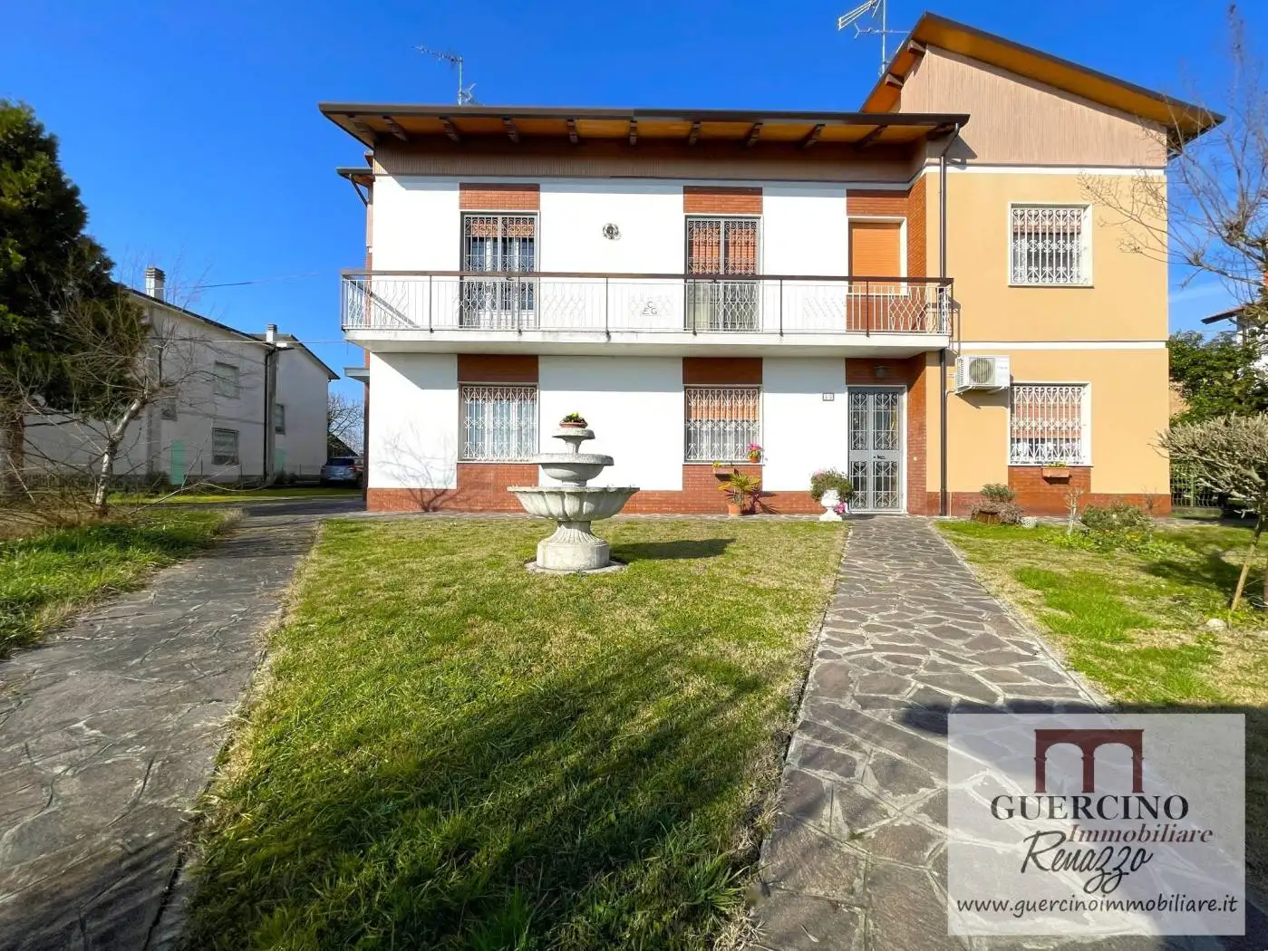 Villa in vendita a Cento