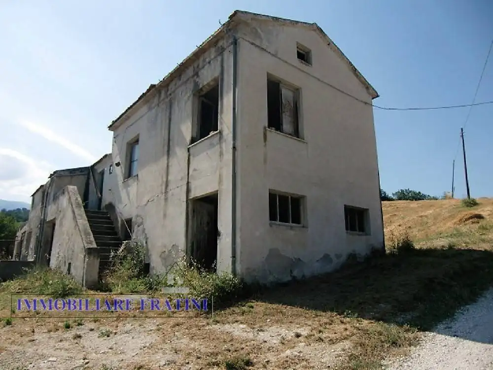 Rustico - Casale in vendita a Civitella del Tronto
