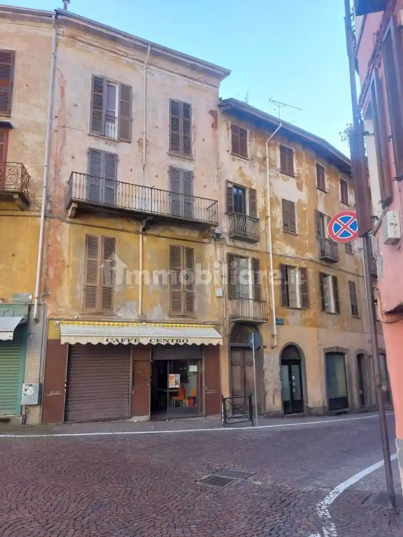 Palazzo - Edificio in vendita a Andorno Micca