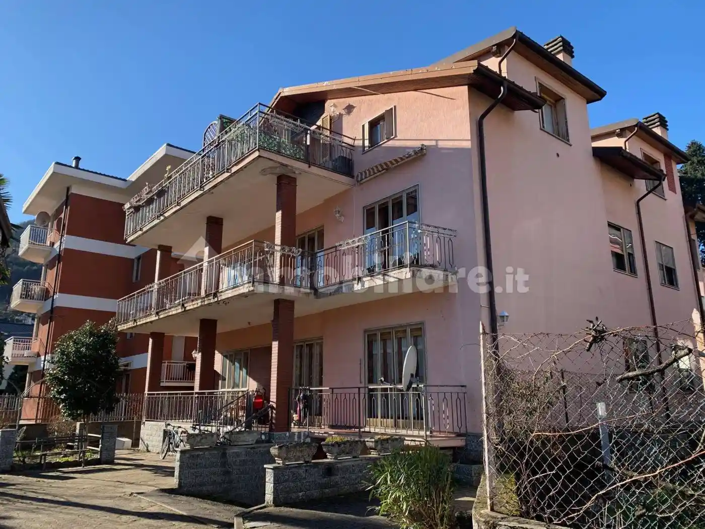 Palazzo - Edificio in vendita a Domodossola