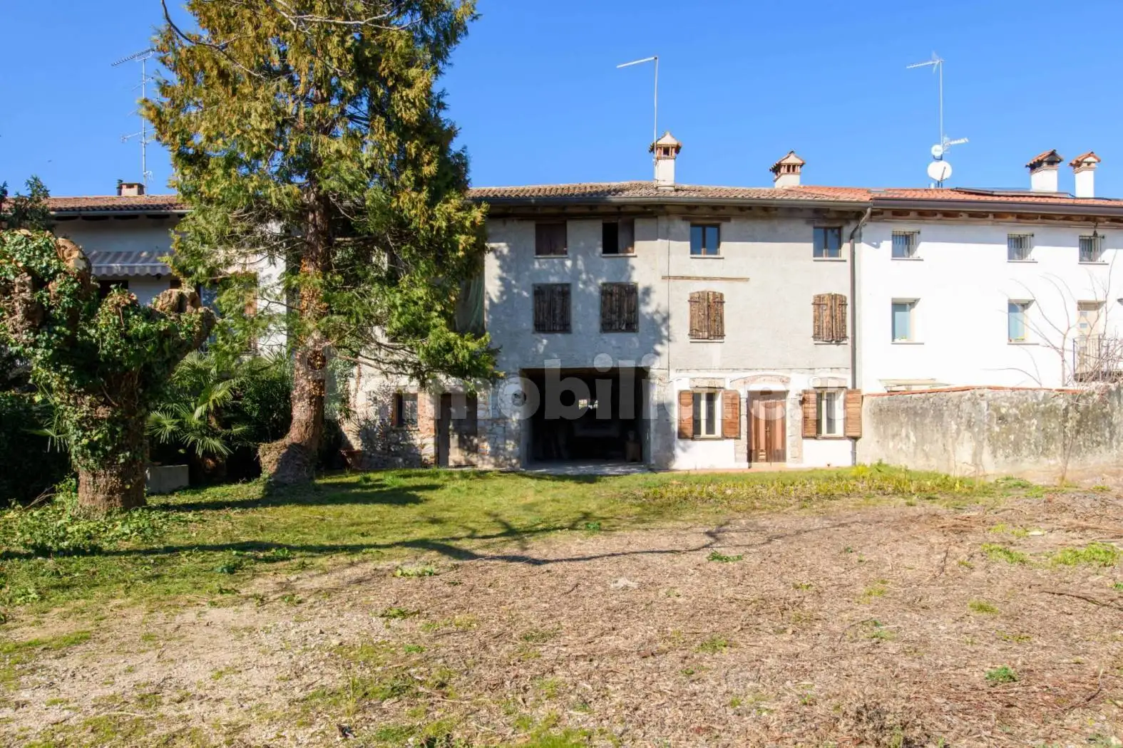 Casa indipendente in vendita a Medea