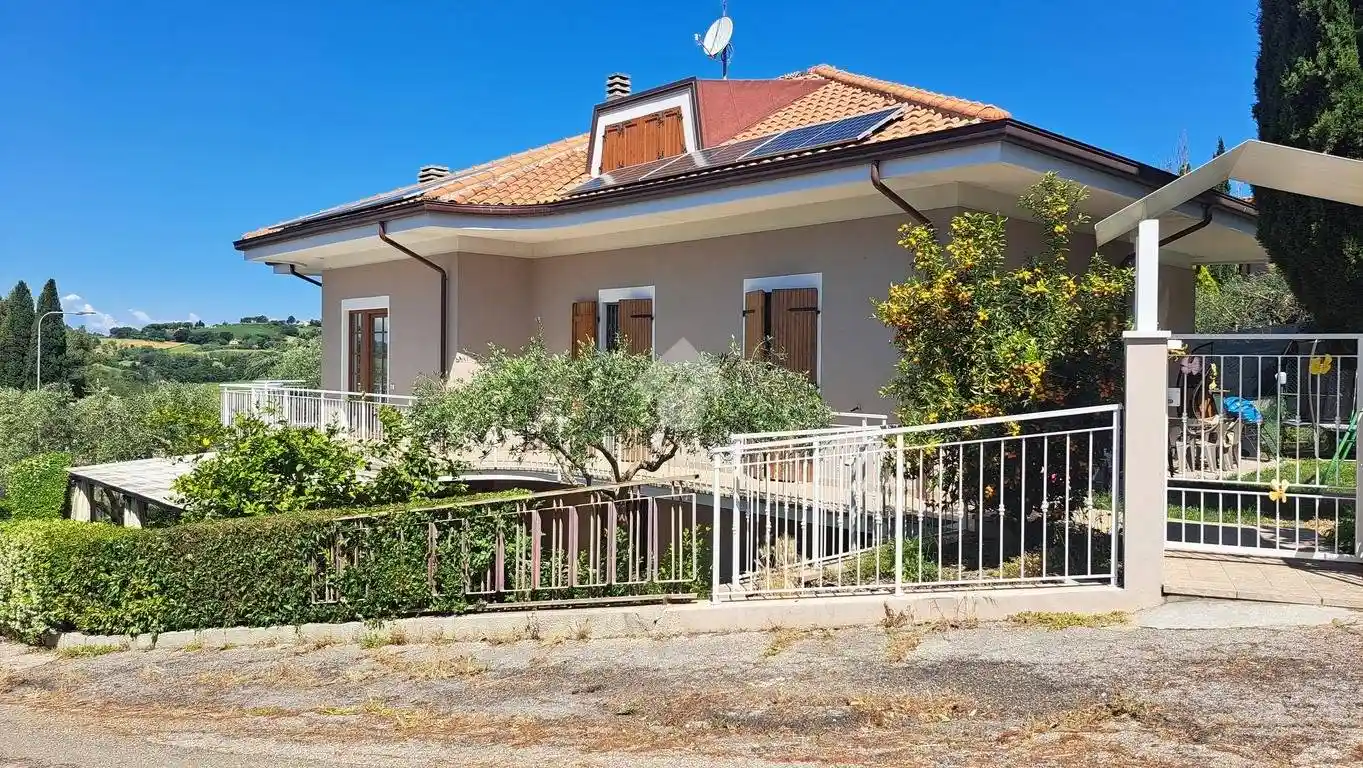 Villa in vendita a Pesaro