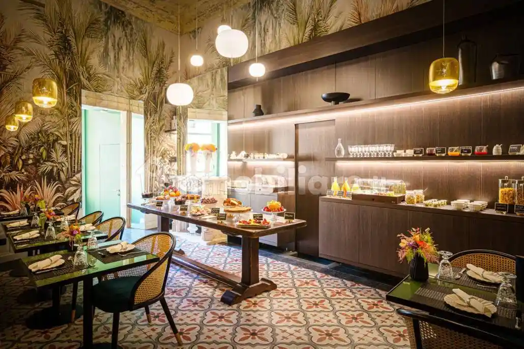 Palazzo - Edificio in vendita a Cagliari