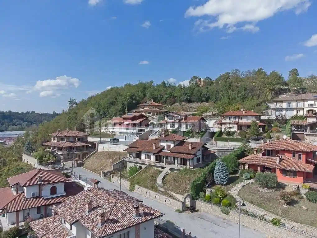 Villa in vendita a Dogliani