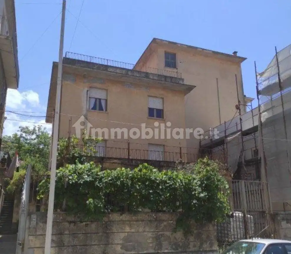 Palazzo - Edificio in vendita a Vallo della Lucania