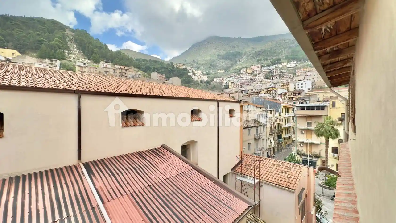 Palazzo - Edificio in vendita a Altofonte