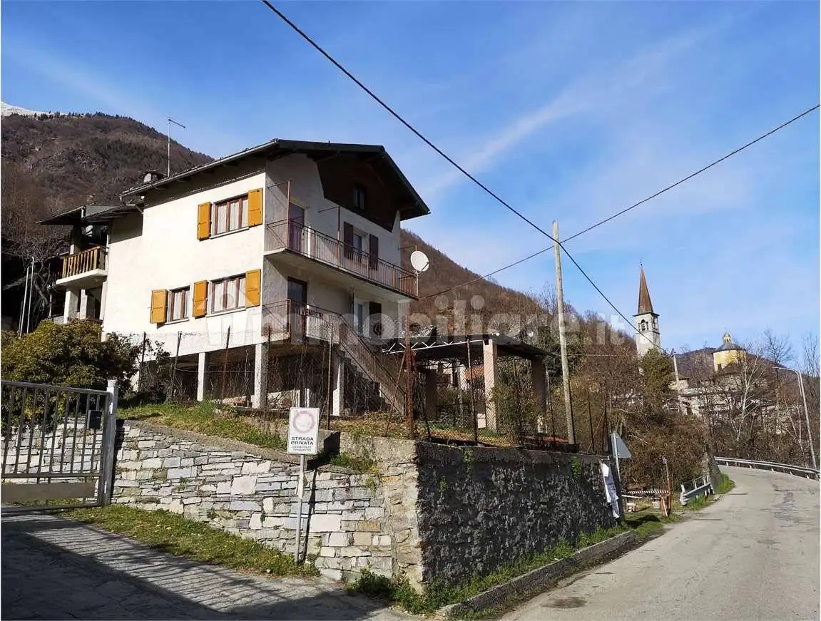 Casa indipendente in vendita a Calasca-Castiglione