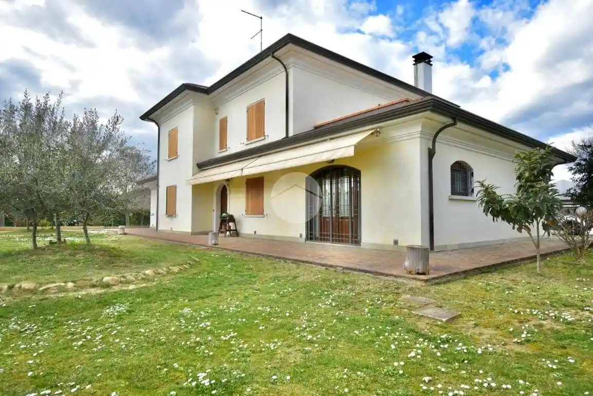 Villa in vendita a Santarcangelo di Romagna