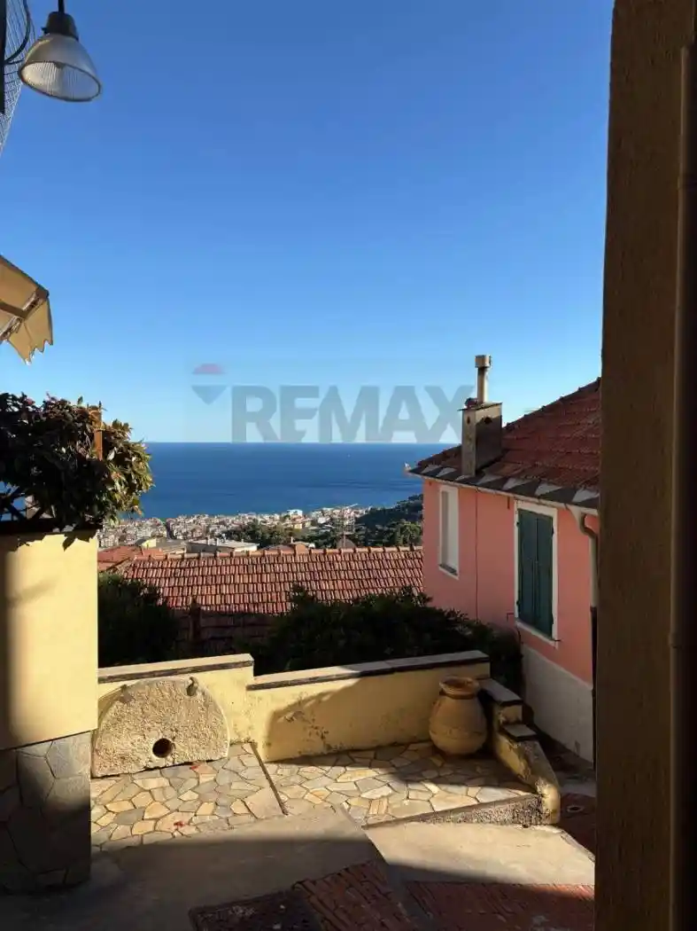 Casa indipendente in vendita a Alassio