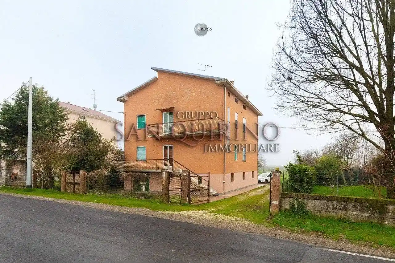 Villa in vendita a Fabbrico