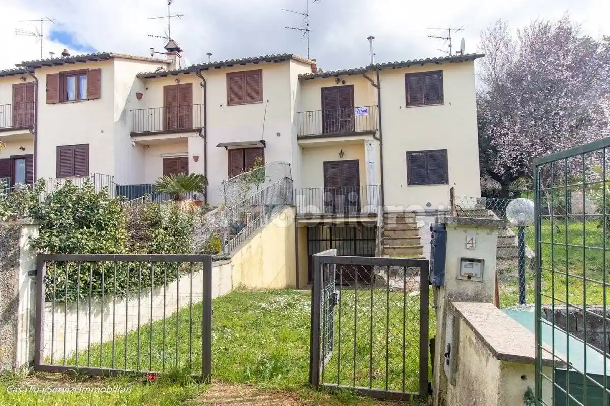 Villa in vendita a Guardea