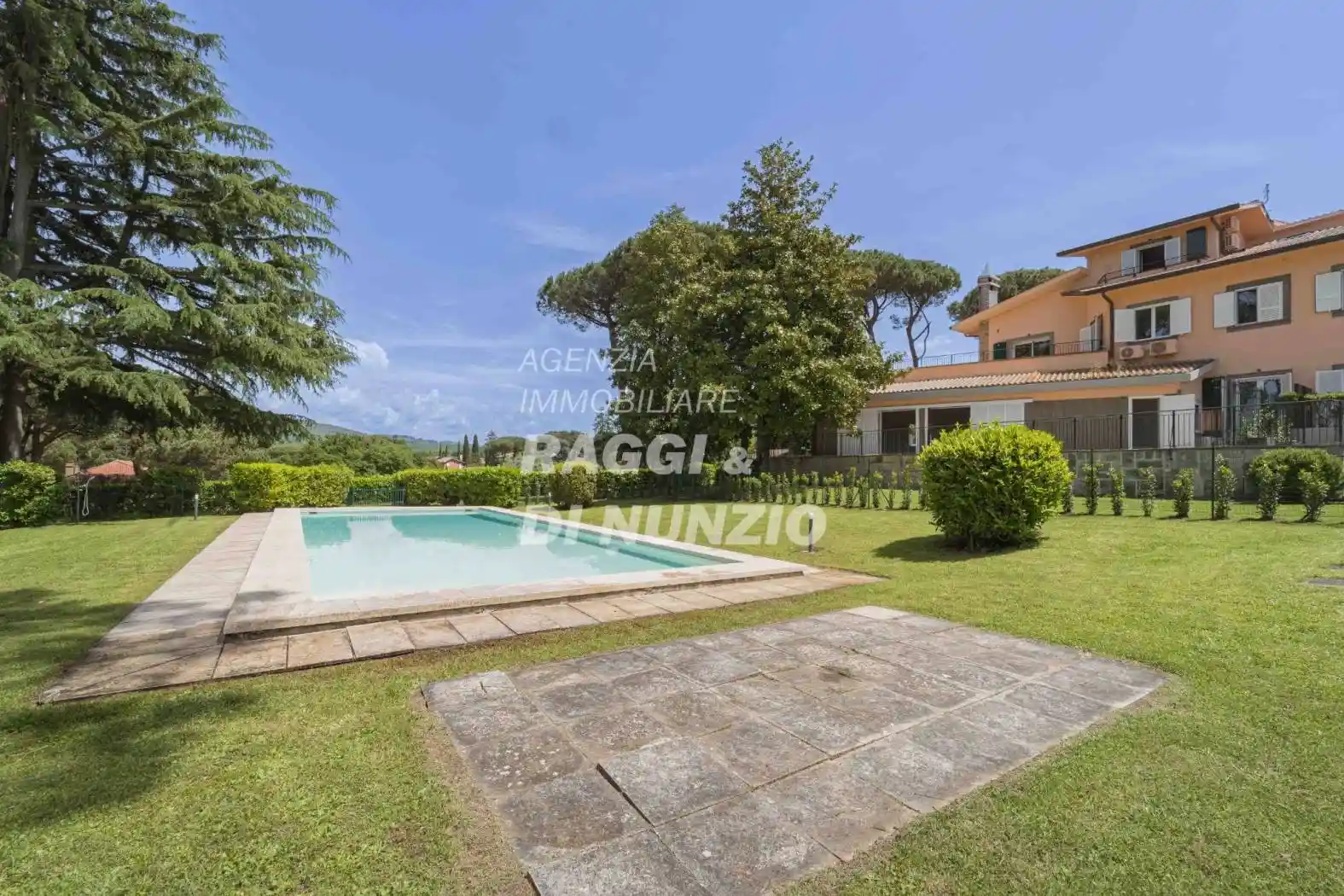 Appartamento in vendita a Grottaferrata