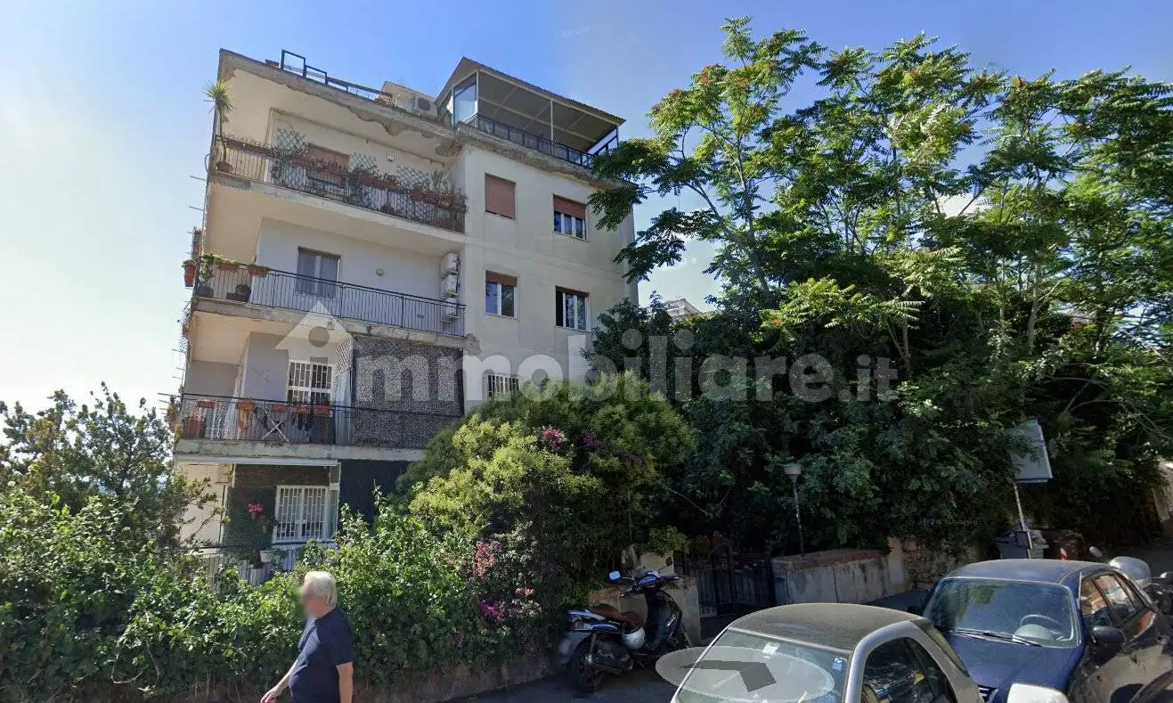 Appartamento in vendita a Napoli