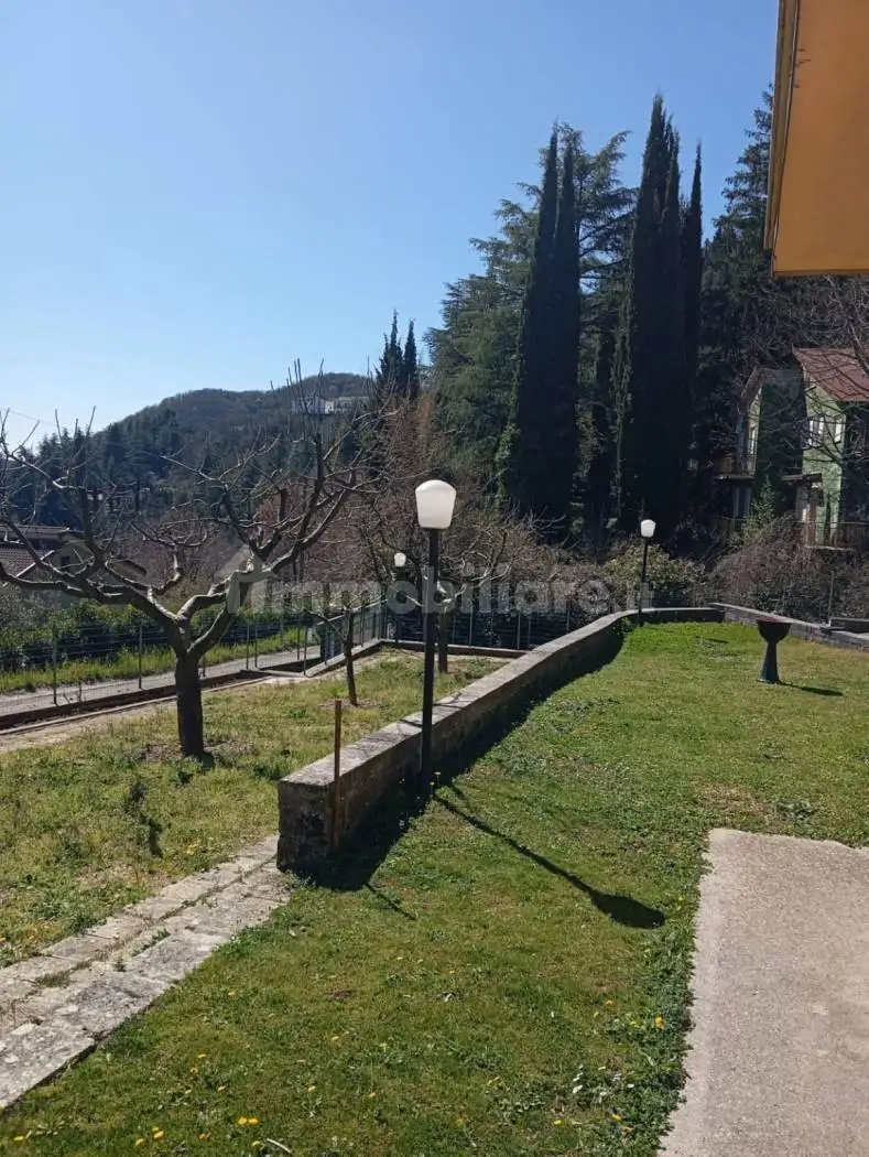 Villa in vendita a Vallinfreda