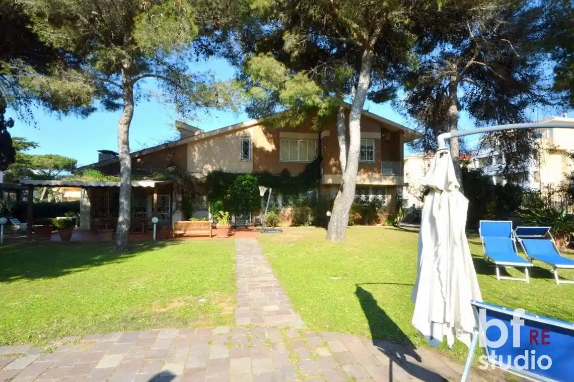 Villa in vendita a Livorno
