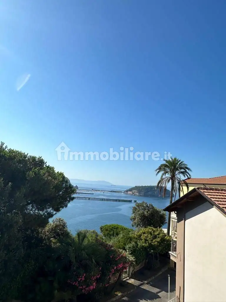 Appartamento in vendita a Pozzuoli