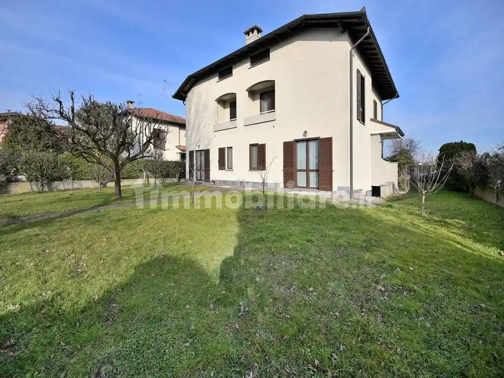 Villa in vendita a Abbiategrasso