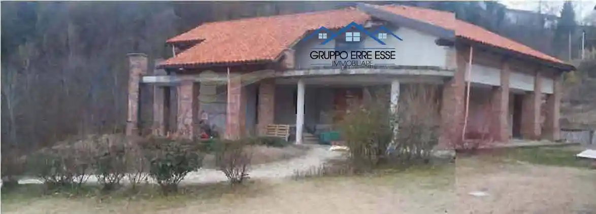 Villa in vendita a Monticello d'Alba