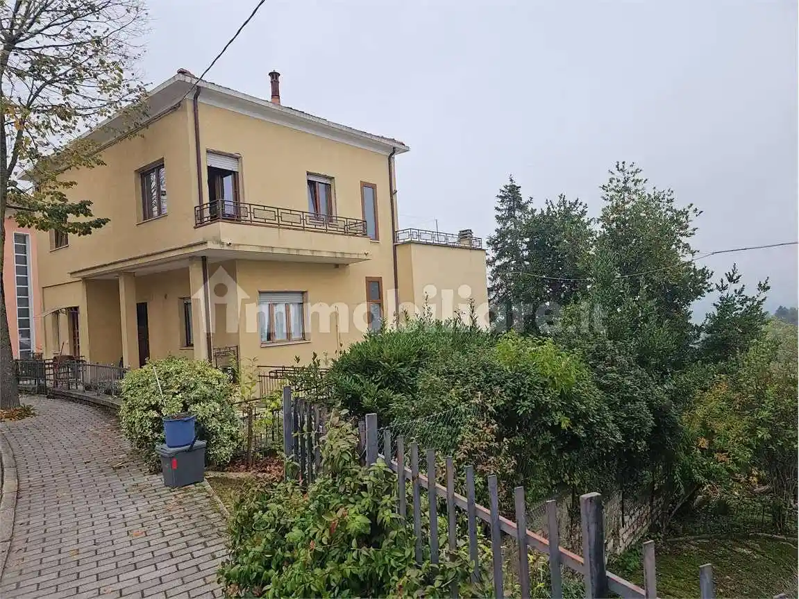 Casa indipendente in vendita a Urbino