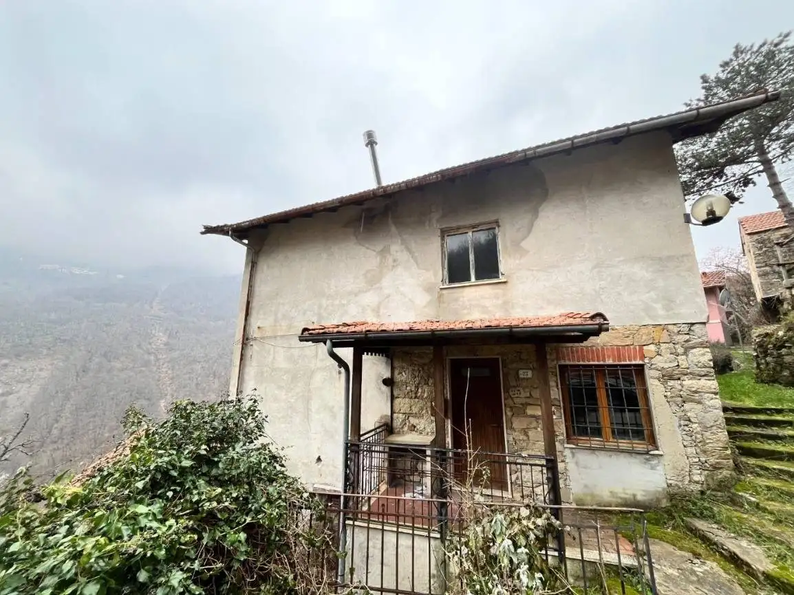 Casa indipendente in vendita a Valbrevenna