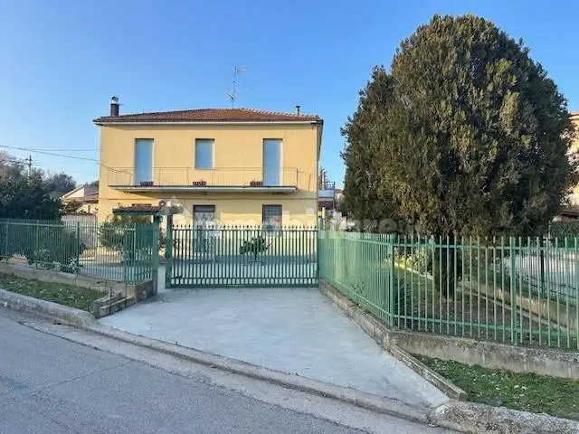 Villa in vendita a Collecorvino