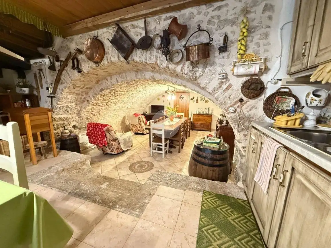 Casa indipendente in vendita a Rocca di Mezzo