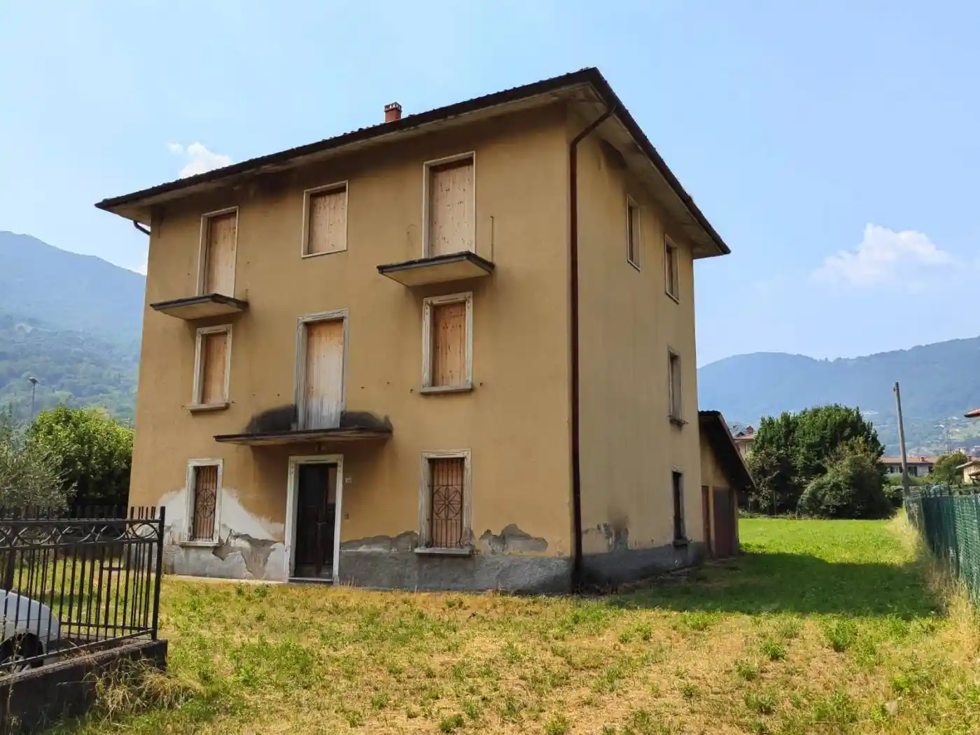 Palazzo - Edificio in vendita a Casazza
