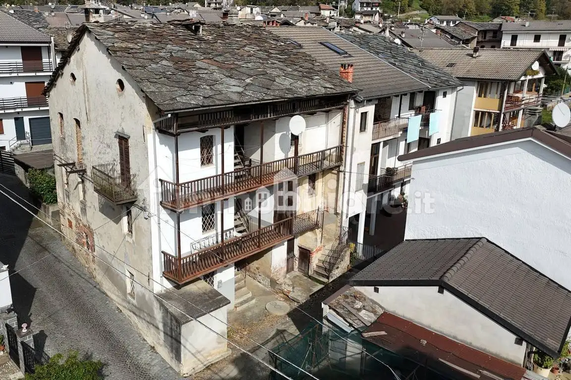 Casa indipendente in vendita a Rueglio