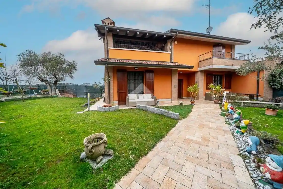 Villa in vendita a Reggio Emilia