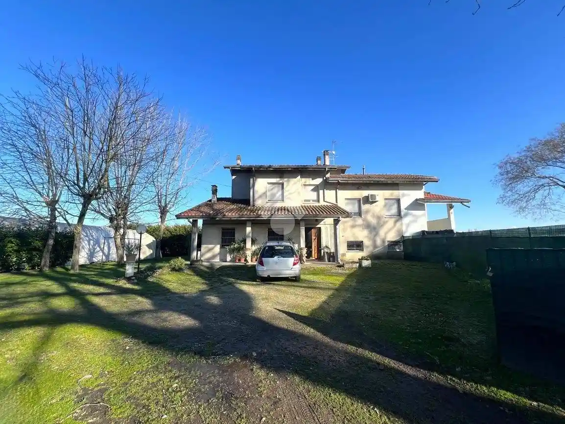 Casa indipendente in vendita a Mirandola