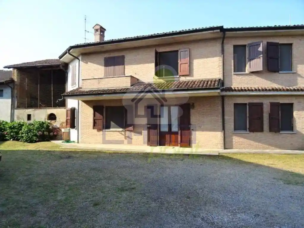 Casa indipendente in vendita a Castelnuovo Bocca d'Adda