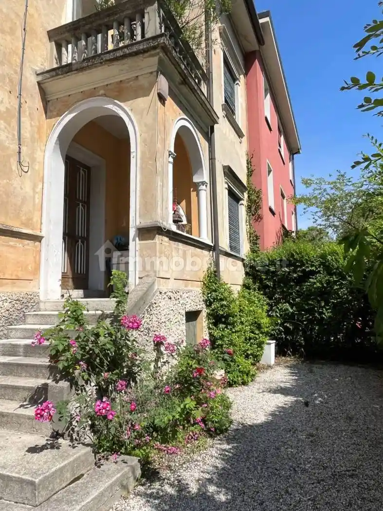 Palazzo - Edificio in Affitto - foto 3