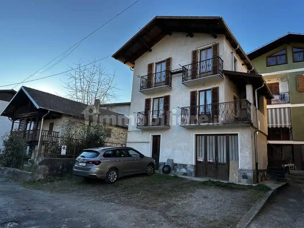 Casa indipendente in vendita a Varallo