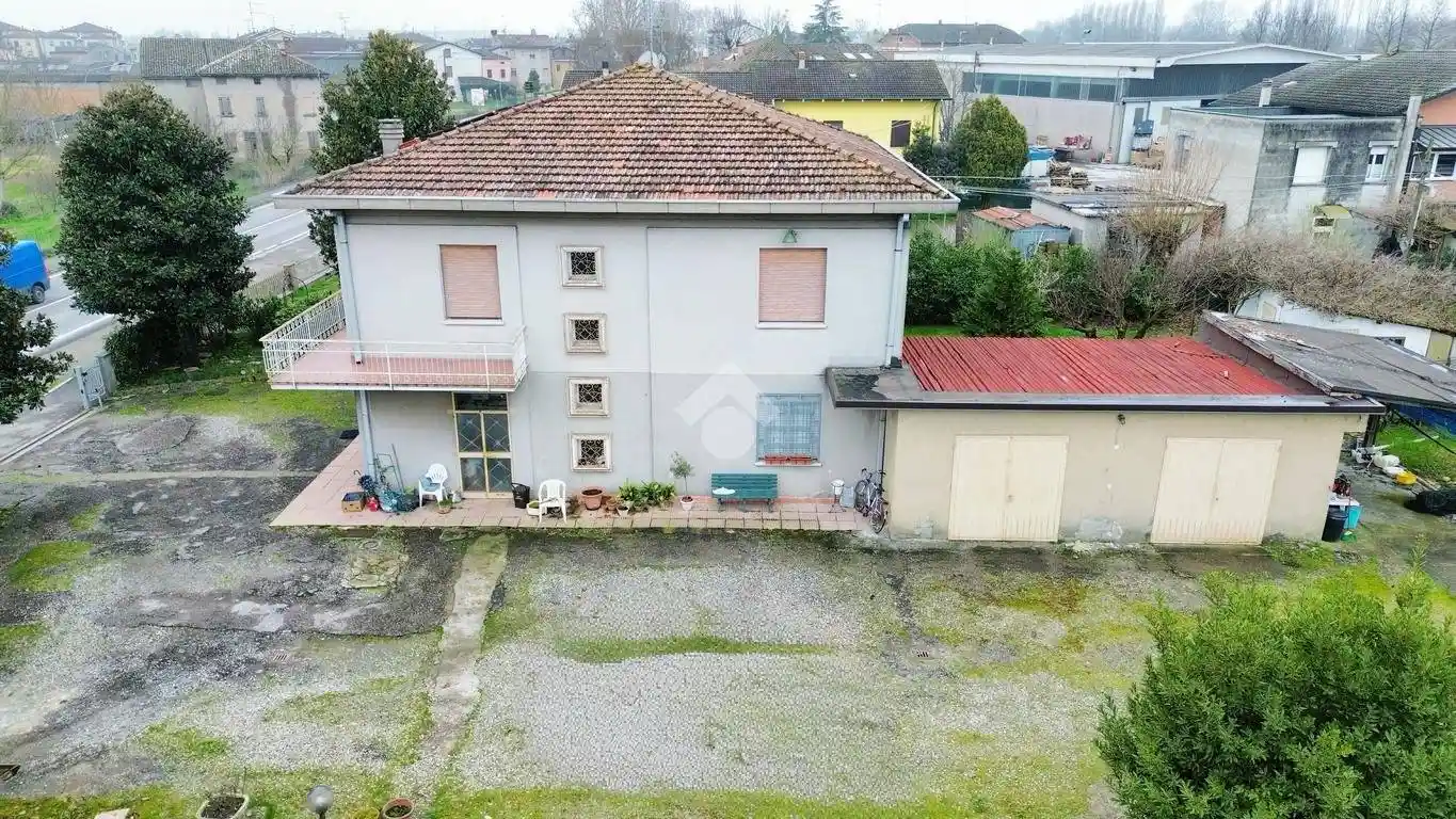 Villa in vendita a Brescello