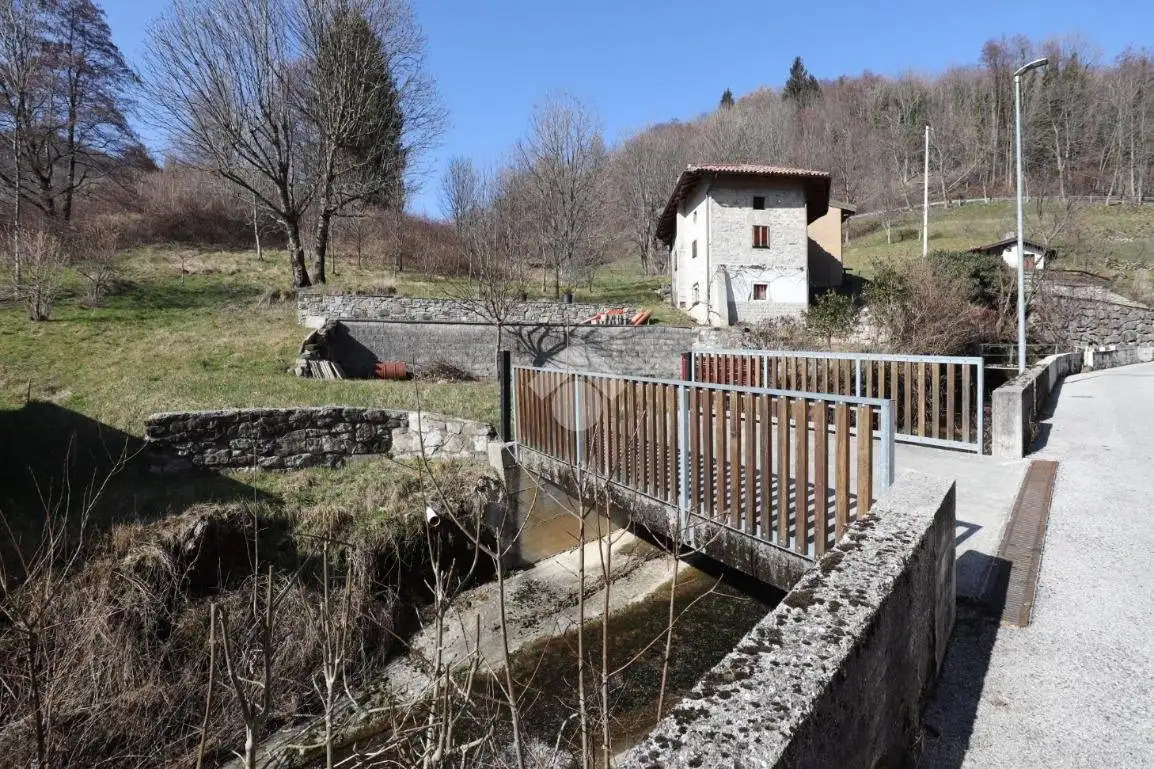 Casa indipendente in vendita a Taipana