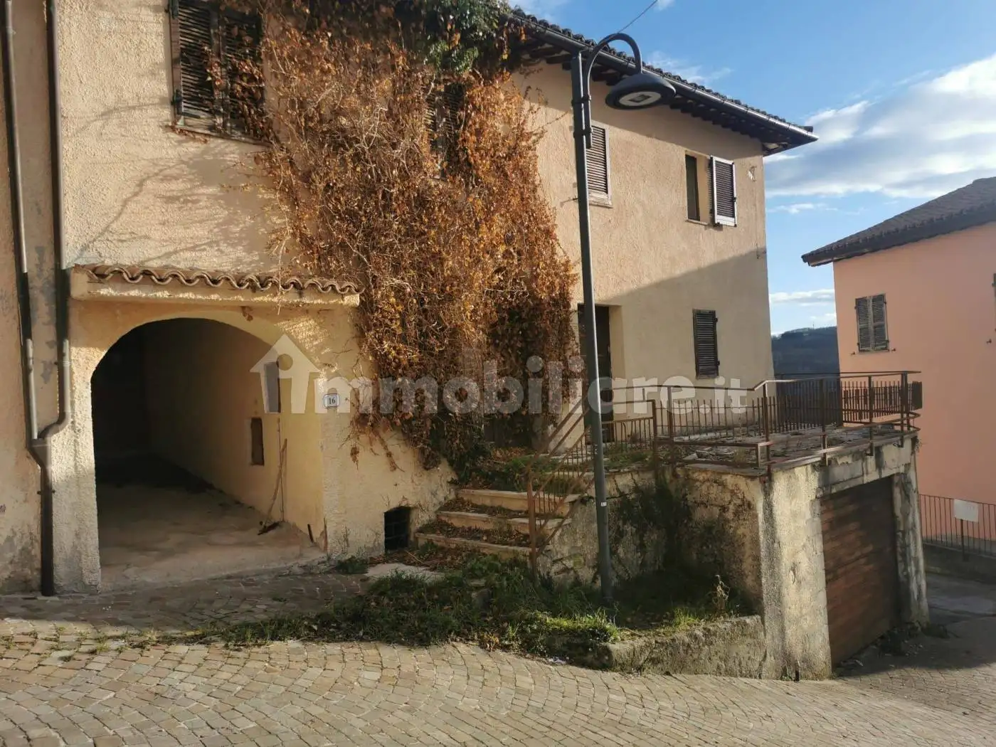 Rustico - Casale in vendita a Serravalle di Chienti