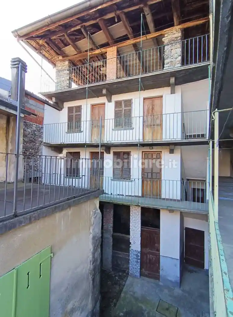 Terratetto unifamiliare 254 m², da ristrutturare, Centro, Arola - foto 2