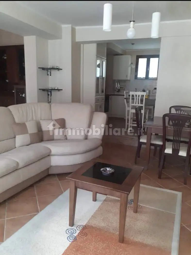 Appartamento in vendita a Varapodio