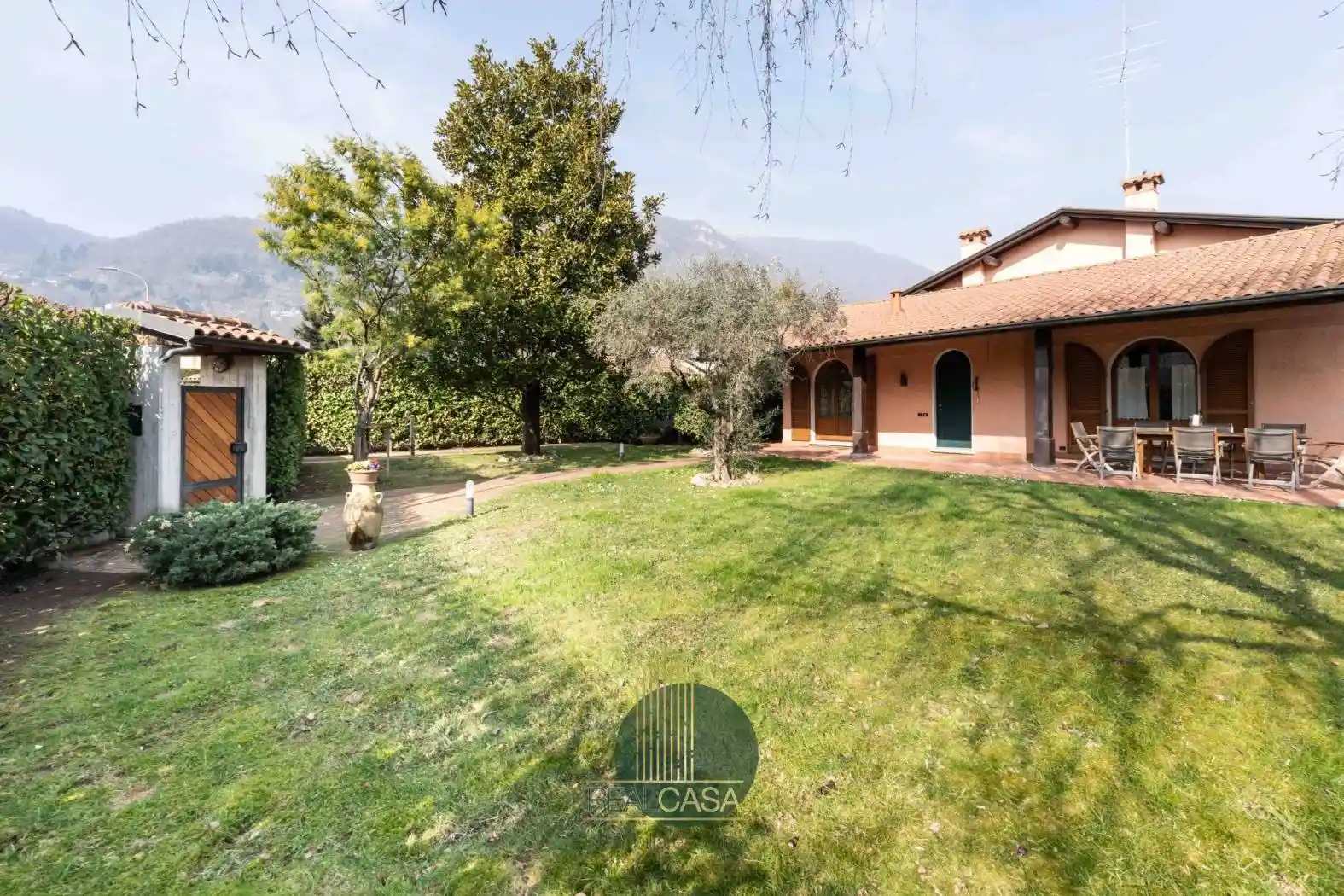 Villa in vendita a Erba