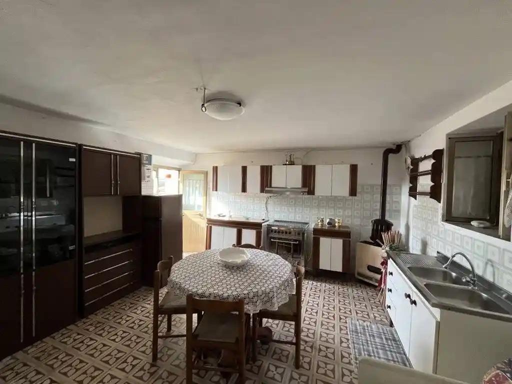 Casa indipendente in vendita a Massa