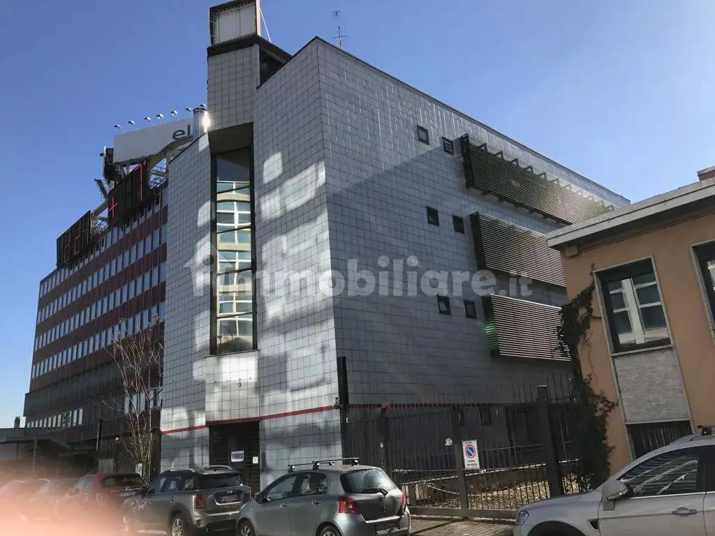 Building in vendita a Milan