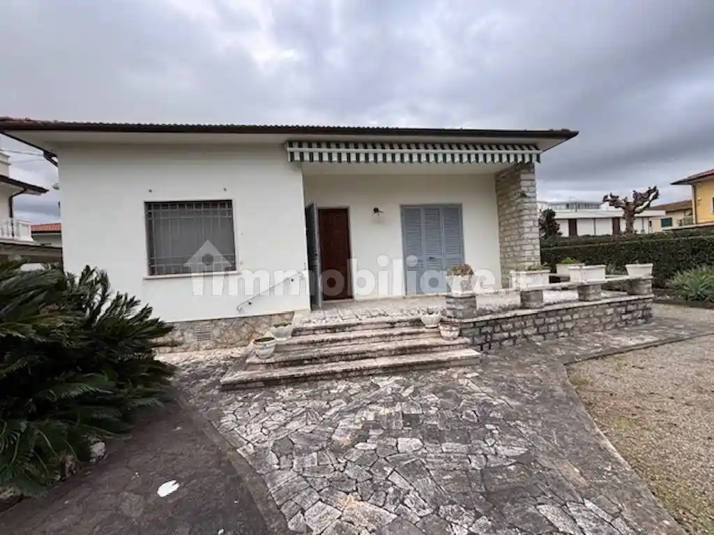 Villa in vendita a Camaiore