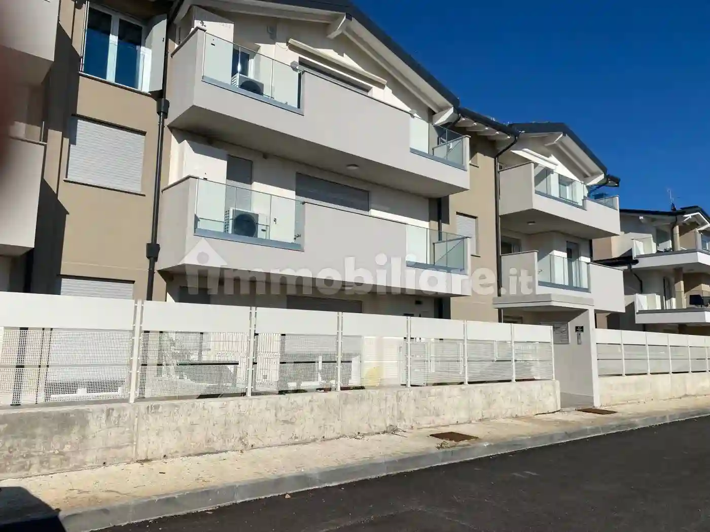 Villetta a schiera - foto 2