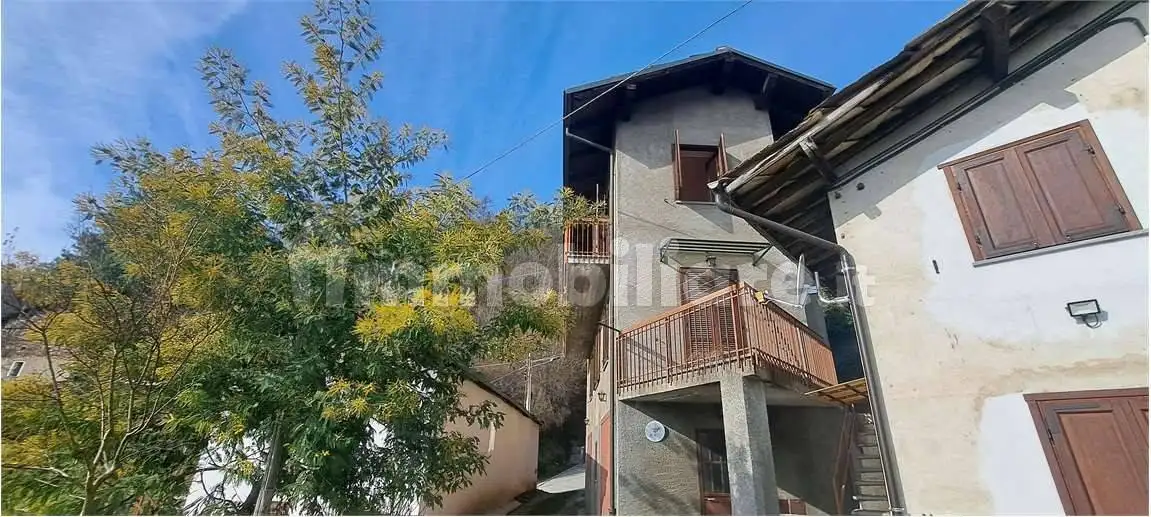 Appartamento in vendita a Pomaretto