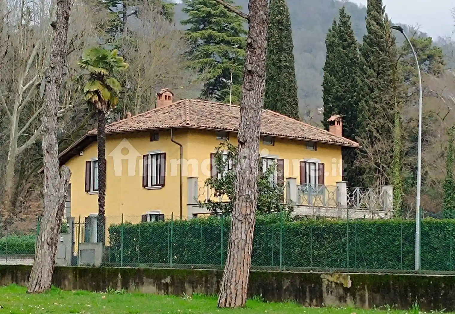 Villa in vendita a Alzano Lombardo