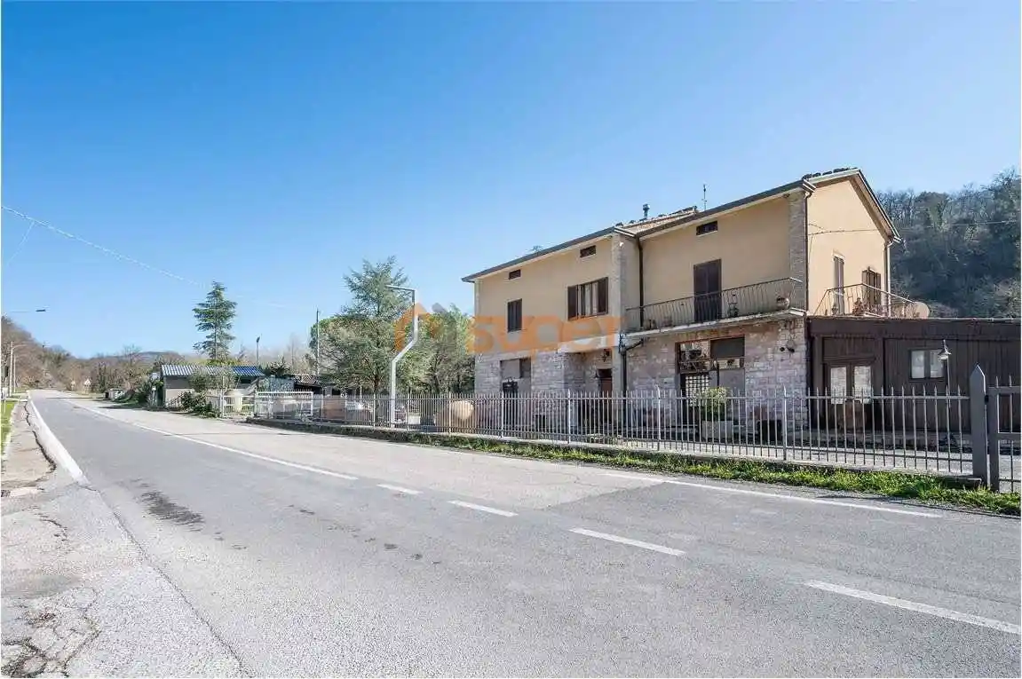 Casa indipendente in vendita a Assisi