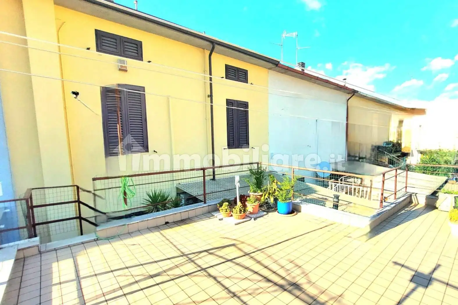 Casa indipendente in vendita a Prato