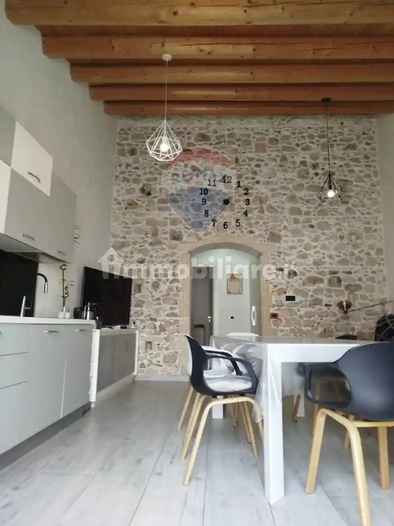 Casa indipendente in vendita a Canicattini Bagni