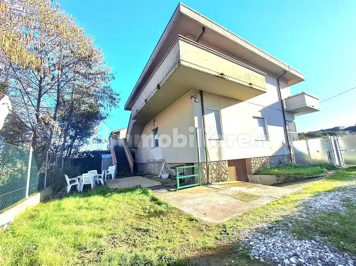 Appartamento in vendita a Massa